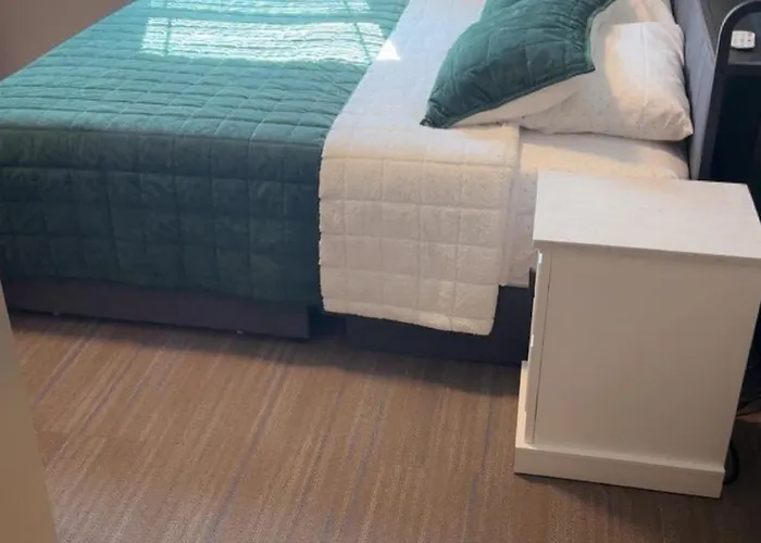 Willow E-hotel Hotel *